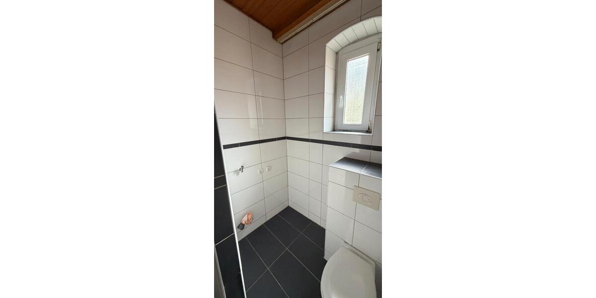 Etagenwohnung Arzberg - 5 Zimmer, 100 m&sup2;, 700&euro; | Angebot:26185124