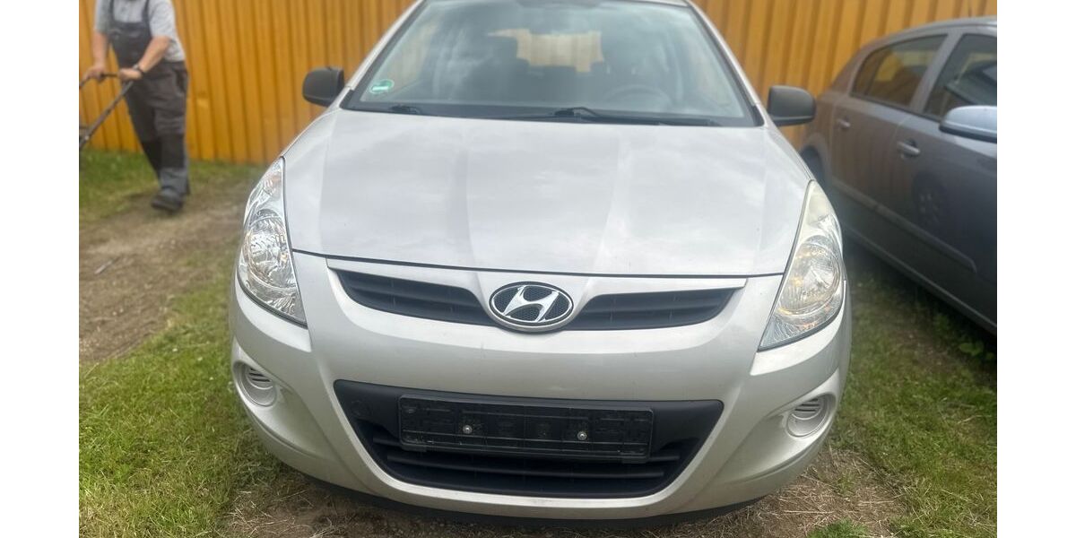 Hyundai i20 137.000 km 3.200 &euro; Lübeck 23560