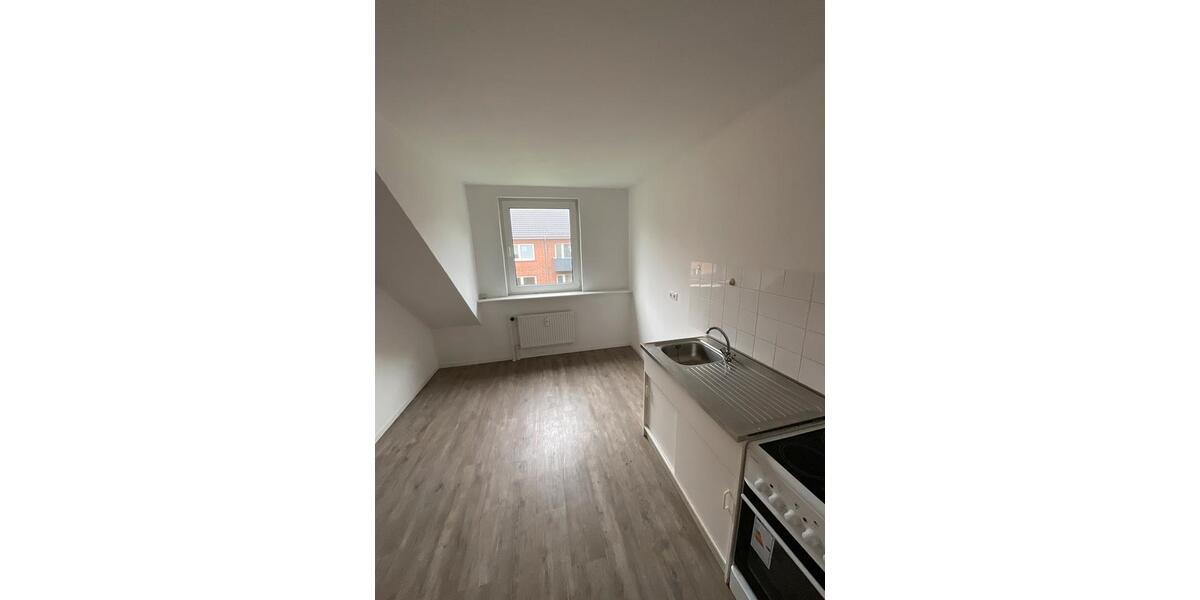 Gemütliche Wohnung unter'm Dach! 3 zimmer