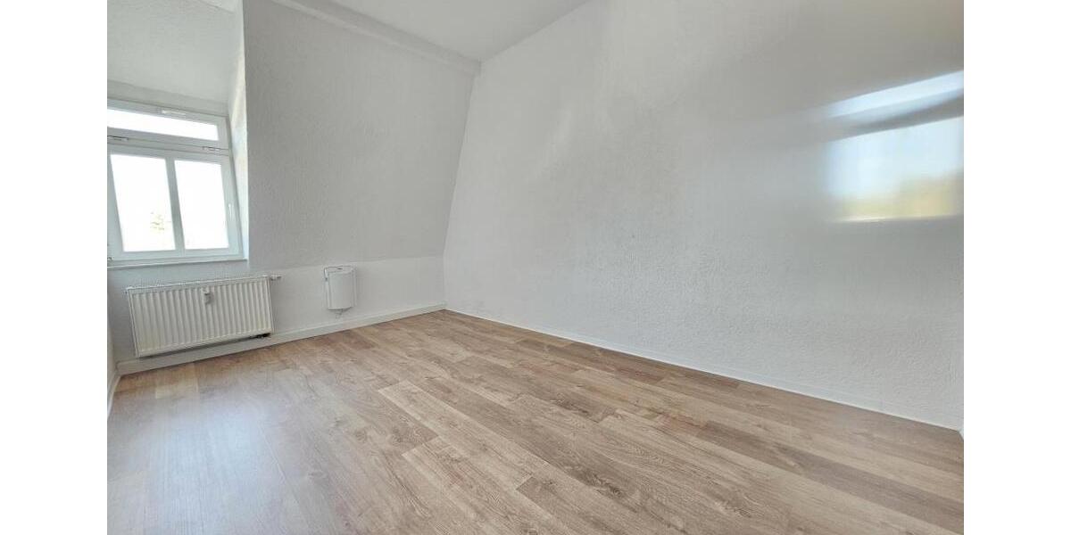 Dachgeschoßwohnung Werdau - 3 Zimmer, 56 m&sup2;, 307&euro; | Angebot:26665630