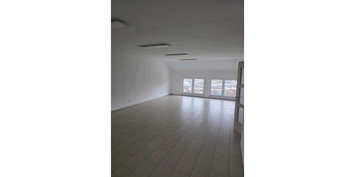 Etagenwohnung Aßlar - 3.5 Zimmer, 125 m&sup2;, 1.200&euro; | Angebot:25934592