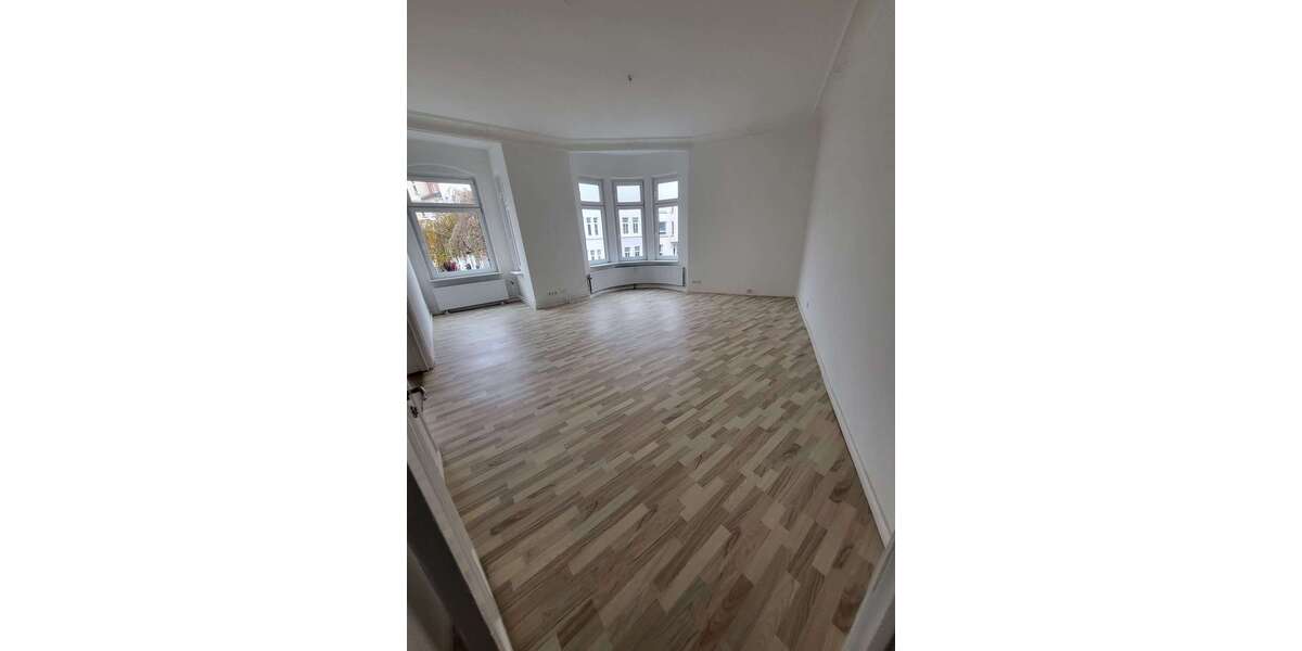 Etagenwohnung Flensburg Westliche Höhe - 4 Zimmer, 145 m&sup2;, 1.015&euro; | Angebot:26998920