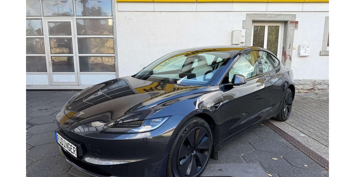 Tesla Model 3 50.000 km 40.979 € Aglasterhausen 74858