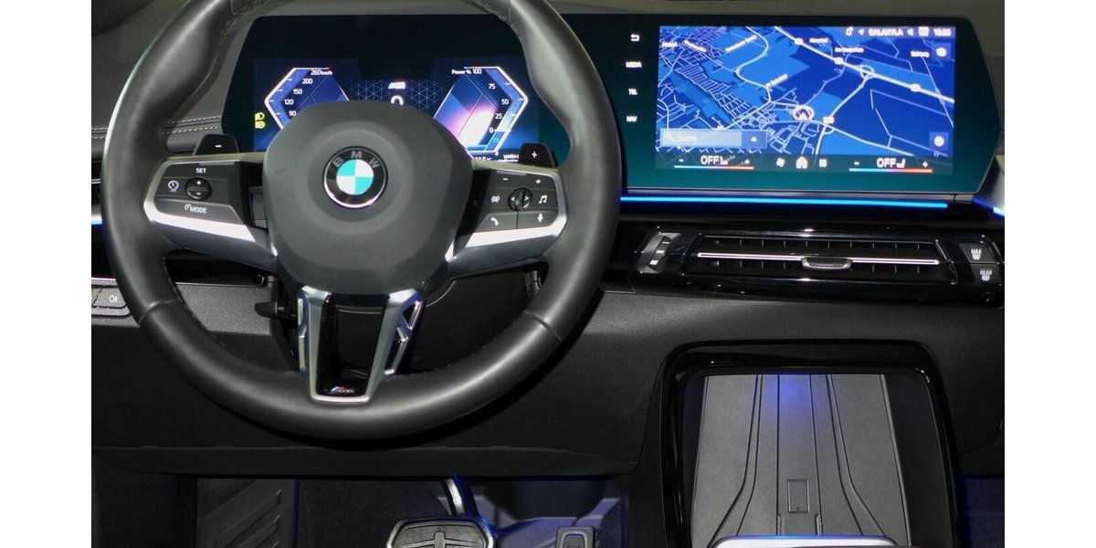 BMW 220 Active Tourer d MSport 360°,HUD,AHK,el.Sitze 21.600 km 32.590 &euro; Landshut 84030
