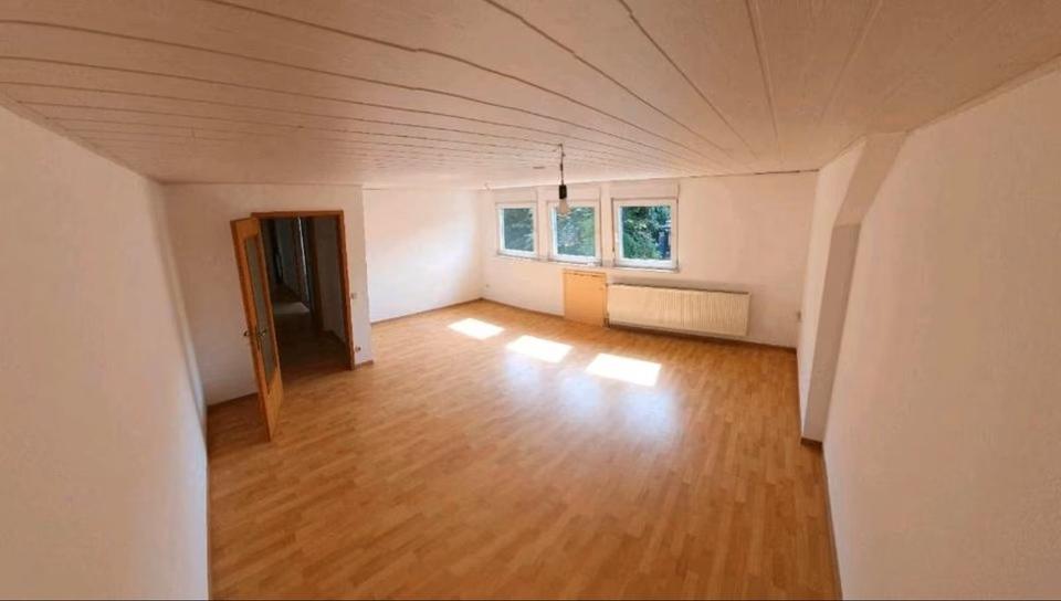 Etagenwohnung Netphen - 3 Zimmer, 99 m&sup2;, 650&euro; | Angebot:26543517