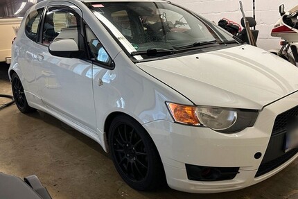 Mitsubishi Colt 85.000 km 7.900 € Unna 59423