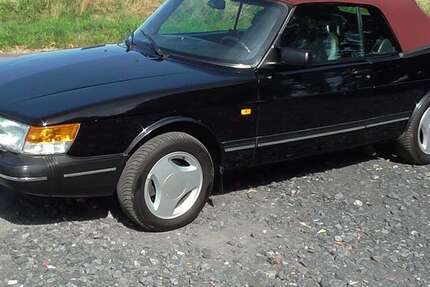 Saab 900