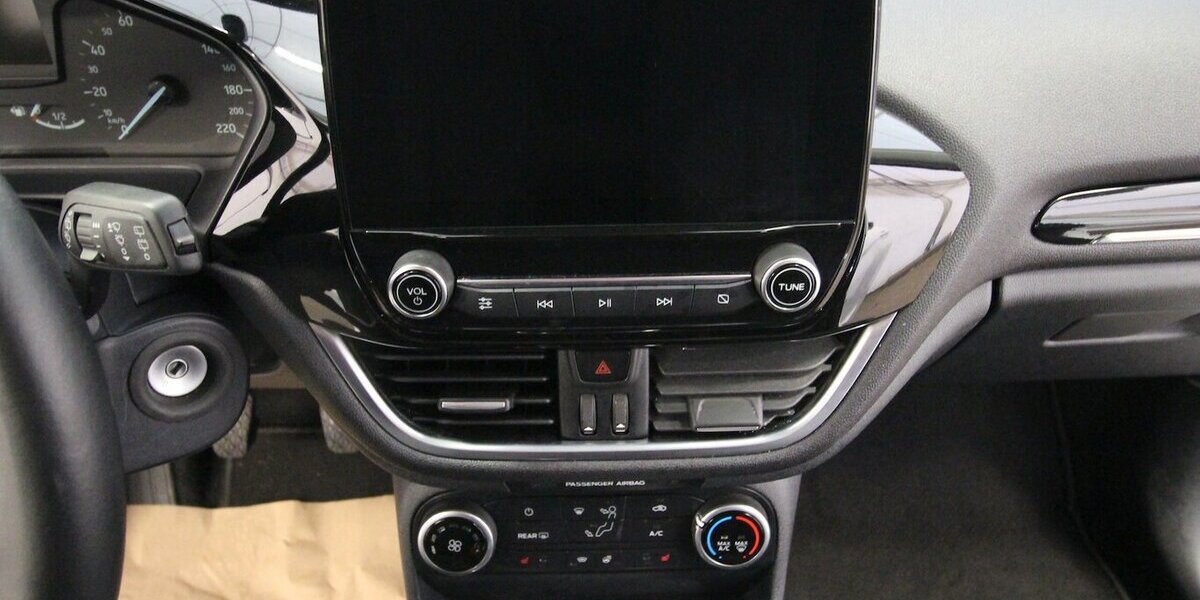 Ford Fiesta Cool & Connect LED+WINTER-PAKET+TEMPOMAT 68.388 km 11.990 &euro; Hagenow 19230