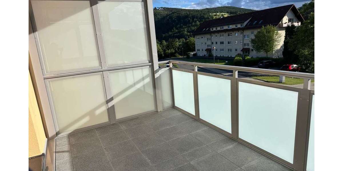 Gepflegte 3 Zi.-Wohnung mit Balkon und Einbauküche - Etagenwohnung Kaulsdorf | Angebot:26921955