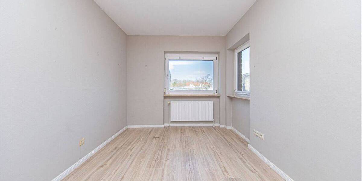 Etagenwohnung Rendsburg - 3 Zimmer, 90 m&sup2;, 150.000&euro; | Angebot:26082809