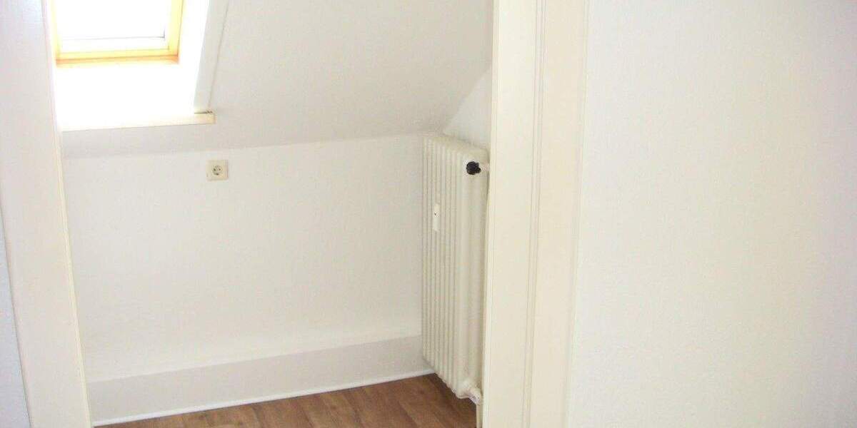 Etagenwohnung Uetze Dedenhausen - 3 Zimmer, 80 m&sup2;, 495&euro; | Angebot:25398062