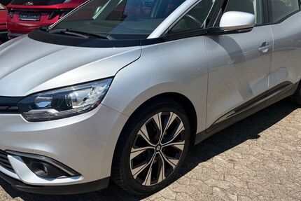 Renault Scenic 67.500 km 9.900 &euro; Saarbrücken 66115