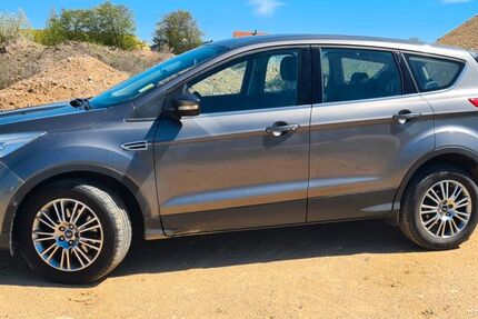 Ford Kuga 142.460 km 9.900 &euro; Weiden 92637