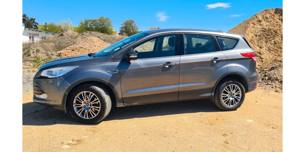 Ford Kuga 142.460 km 9.900 &euro; Weiden 92637