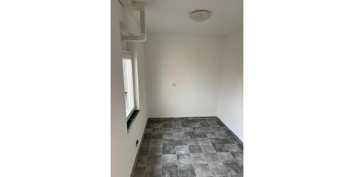 Etagenwohnung Königslutter am Elm - 4.5 Zimmer, 90 m&sup2;, 550&euro; | Angebot:25048496