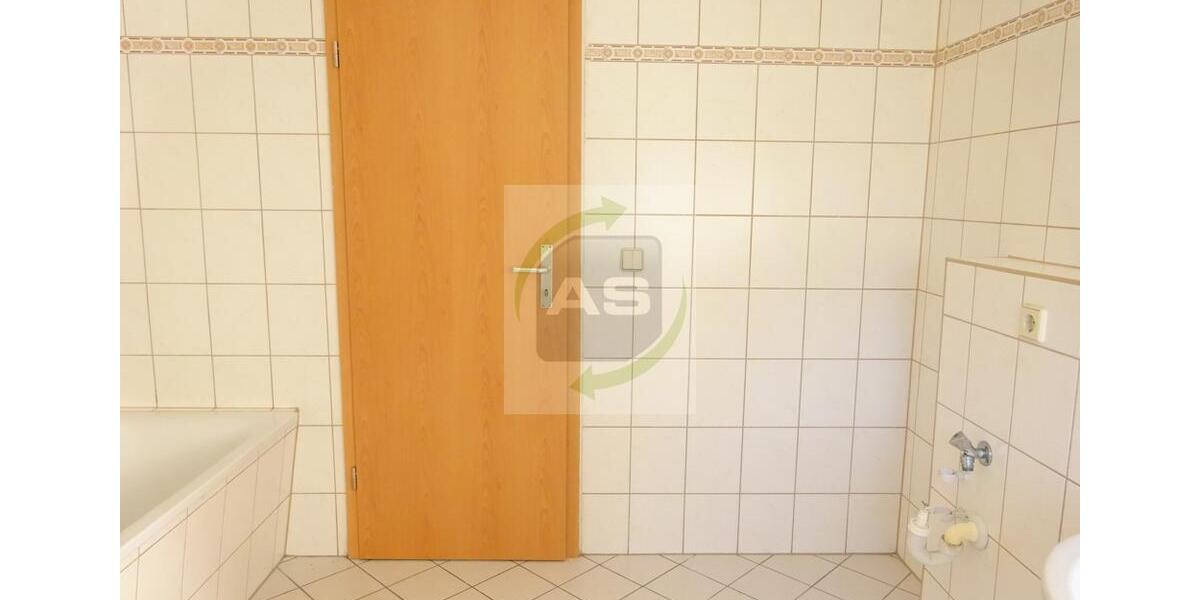 Dachgeschoßwohnung Zwickau - 1 Zimmer, 38 m&sup2;, 200&euro; | Angebot:25267482
