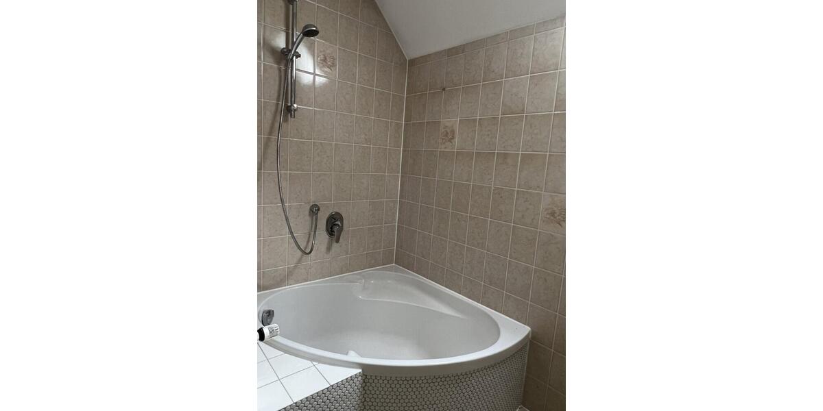 Dachgeschoßwohnung Bitburg - 3 Zimmer, 99 m&sup2;, 950&euro; | Angebot:26420941