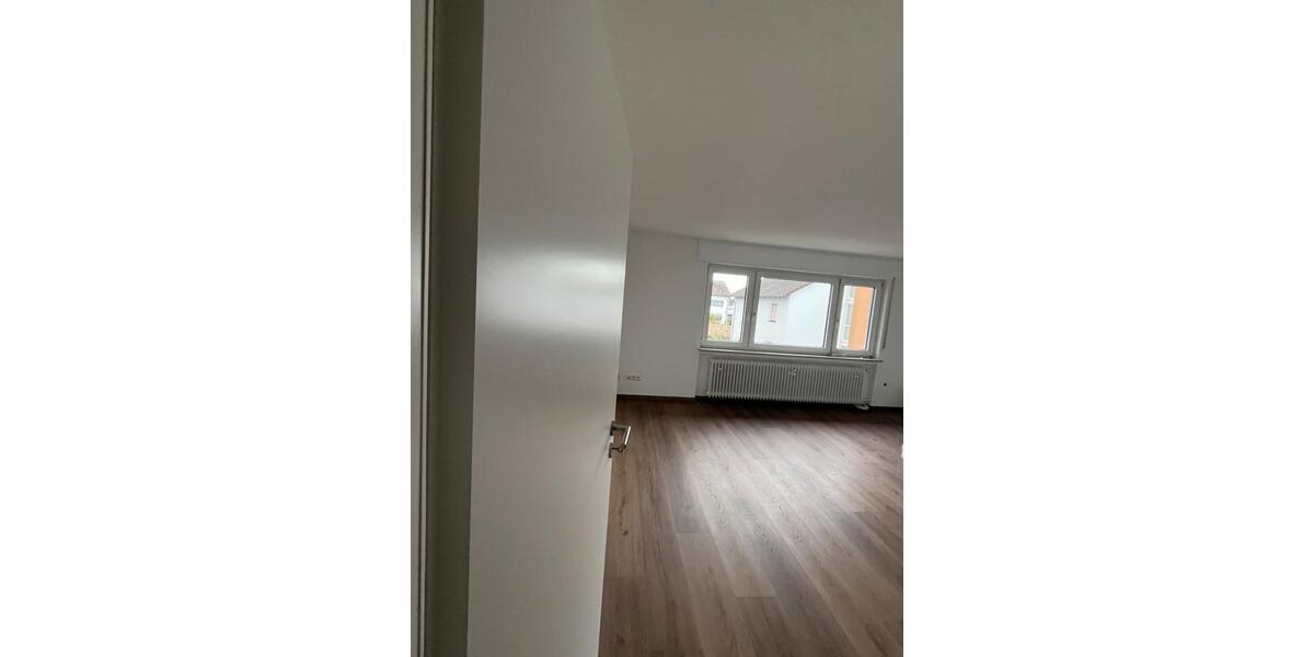 Etagenwohnung Eggenstein-Leopoldshafen Leopoldshafen - 3.5 Zimmer, 85 m&sup2;, 1.250&euro; | Angebot:24345647