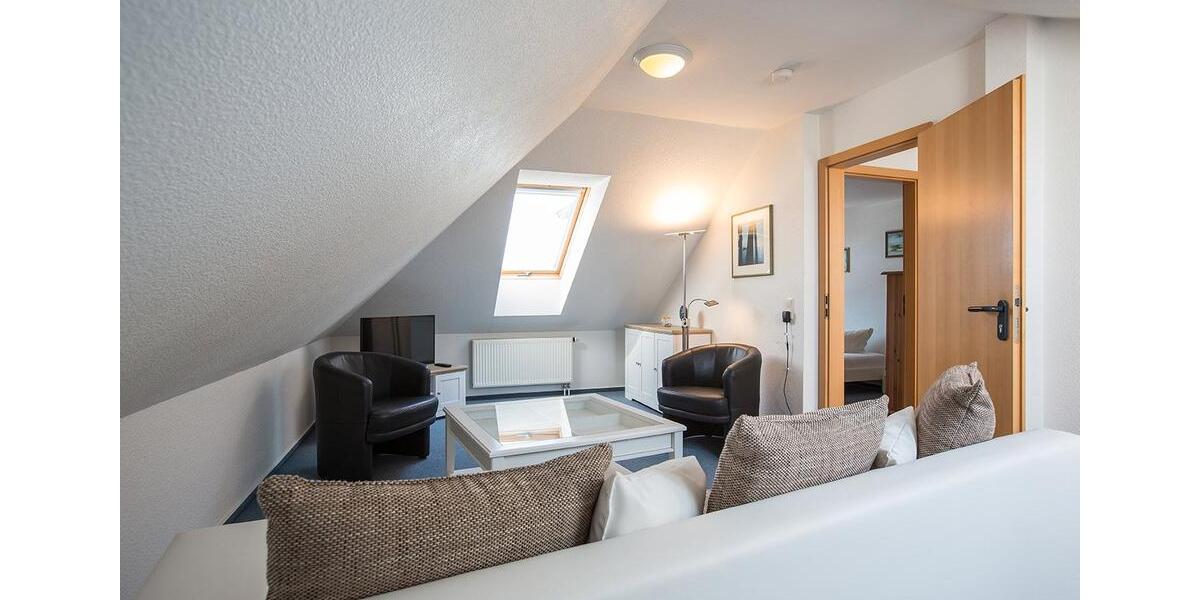 Dachgeschoßwohnung Nebel - 3 Zimmer, 50 m&sup2;, 980&euro; | Angebot:26297665
