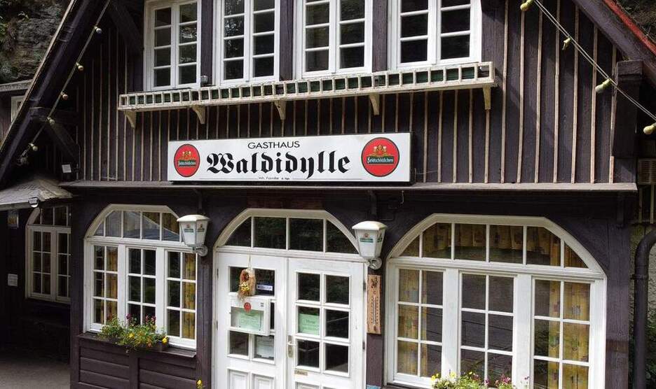 Gasthaus Waldidylle - Großzügiges Ausflugslokal direkt am Hauptwanderweg im Elbsandsteingebirge