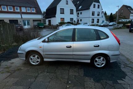 Nissan Almera Tino