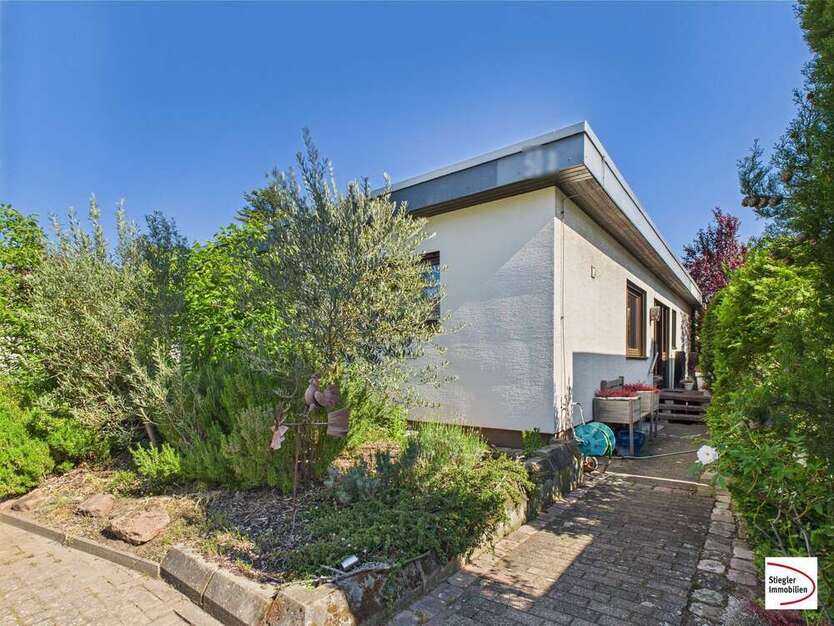 Haus zum Mieten in Mannheim-Rheinau 1.650 € 119.87 m²