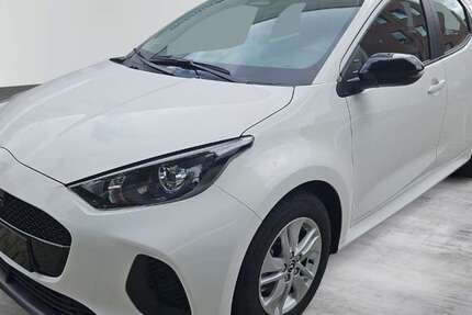 Mazda 2 8.590 km 18.585 &euro; Hamburg 22041