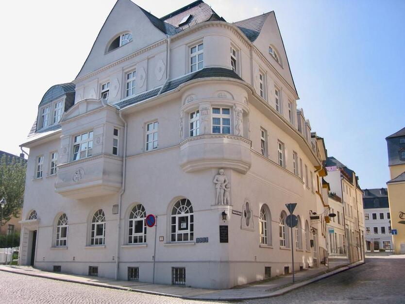 3 Zimmer Dachwohnung mit Flair zimmer