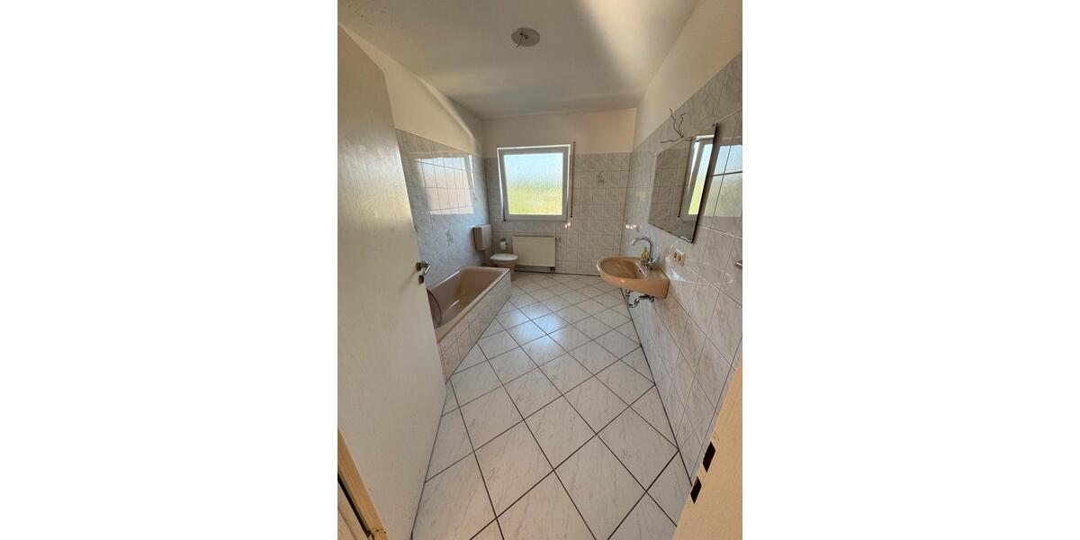 Bungalow Nümbrecht - 4 Zimmer, 114 m&sup2;, 270.000&euro; | Angebot:27093823