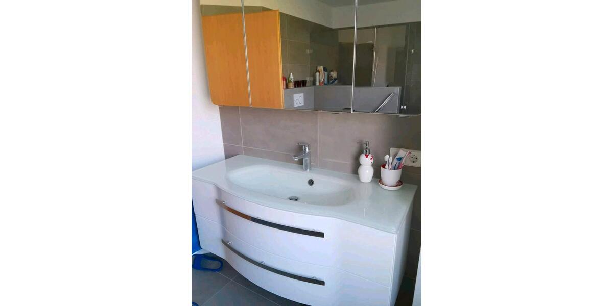 Einfamilienhaus Göggingen - 5 Zimmer, 228 m&sup2;, 2.200&euro; | Angebot:26041520