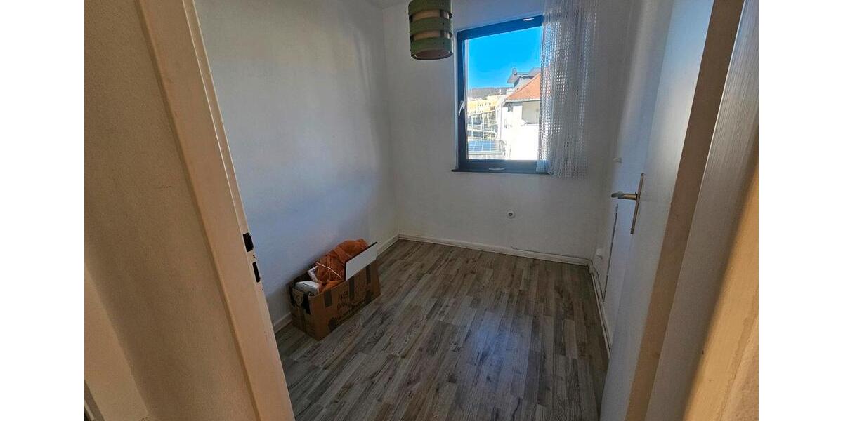 Etagenwohnung Büdingen - 5 Zimmer, 112 m&sup2;, 1.400&euro; | Angebot:25239307