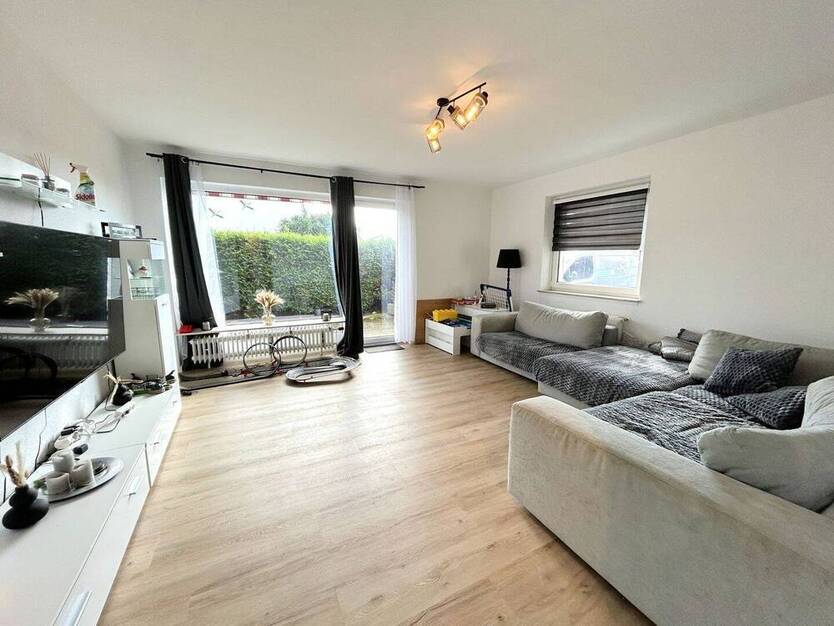 Erdgeschoßwohnung in Alt-Stuhr - mit Terrasse und Gartenhaus!