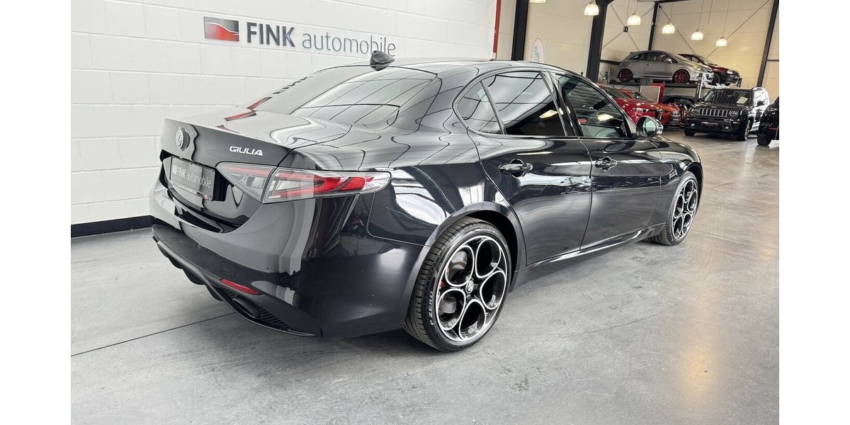 Alfa Romeo Giulia 2.0 Competizione Q4 Turbo Panoramadach 28.999 km 37.770 &euro; Lich 35423