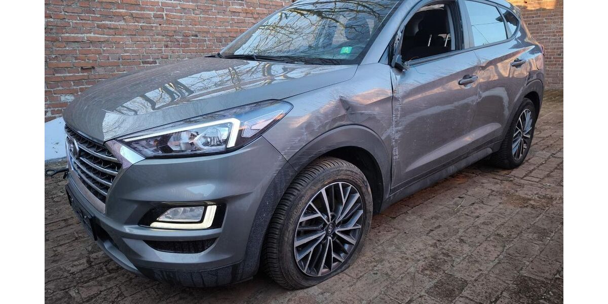 Hyundai TUCSON 30.550 km 13.390 &euro; Chemnitz 09116