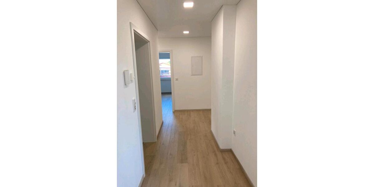 Erdgeschoßwohnung Sulzfeld - 4 Zimmer, 132 m&sup2;, 1.015&euro; | Angebot:26288314