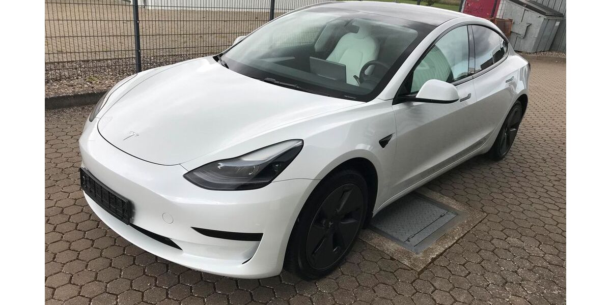Tesla Model 3 51.550 km 25.989 &euro; Broderstorf / Rostock 18184