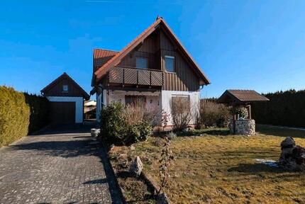 Einfamilienhaus mit Garage