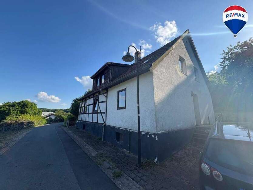 Haus zum Kaufen in Bad Driburg 135.000 € 185 m²