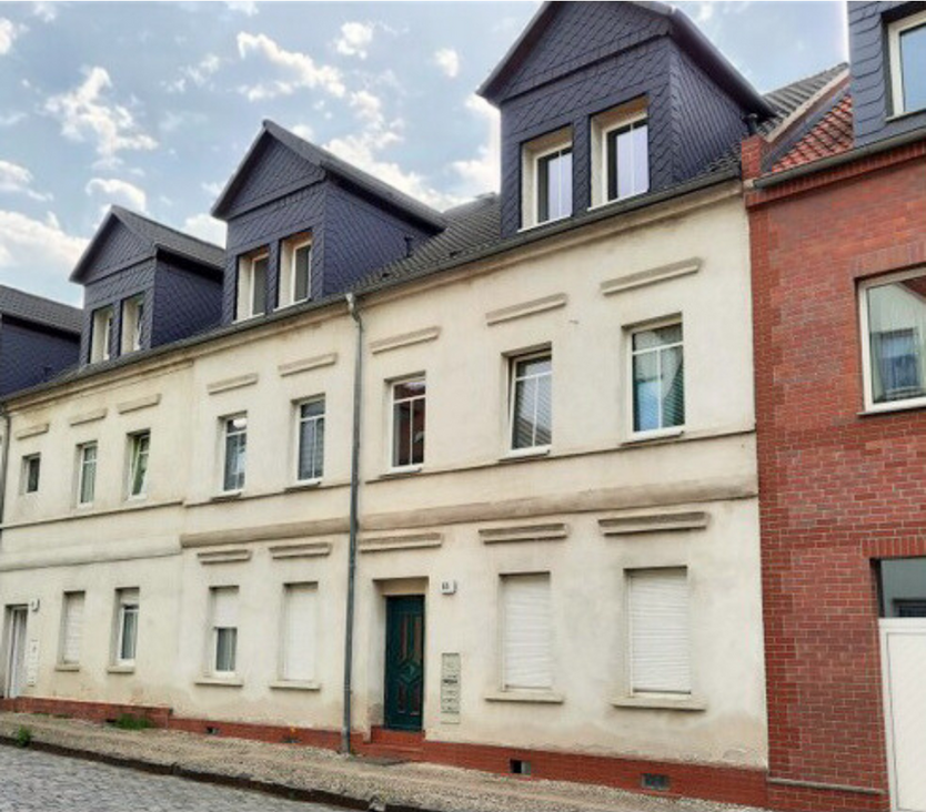 Haus zum Kaufen in Aschersleben 180.000 € 297 m²
