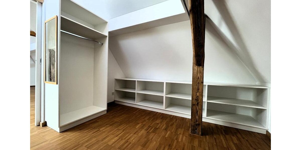 Dachgeschoßwohnung Erfurt - 2 Zimmer, 122 m&sup2;, 1.285&euro; | Angebot:25512316