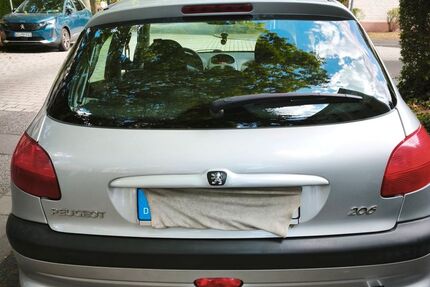 Peugeot 206 83.550 km 2.200 &euro; Wiesbaden 65197