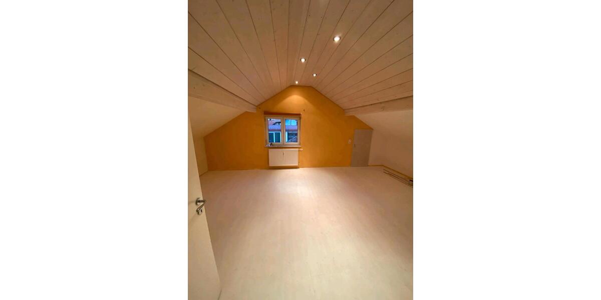 Dachgeschoßwohnung Oberreute - 3 Zimmer, 115 m&sup2;, 990&euro; | Angebot:26335481