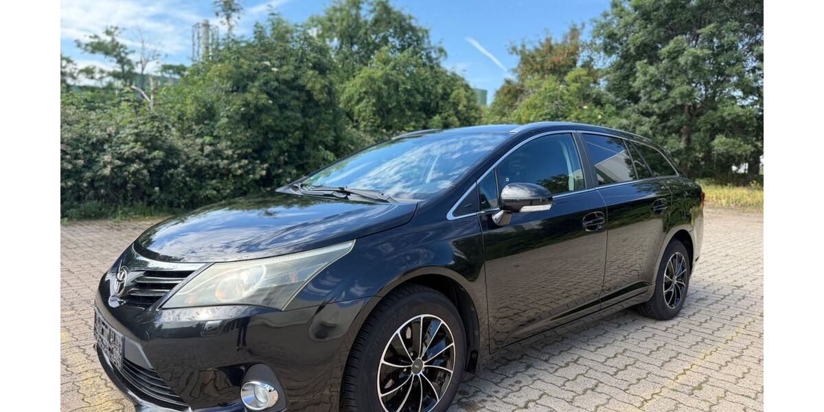 Toyota Avensis 73.000 km 9.500 &euro; Hannover 30179
