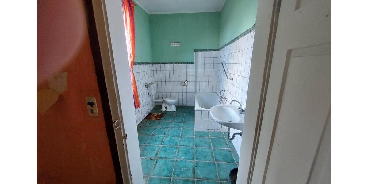 Bauernhaus, Landhaus Willebadessen - 9 Zimmer, 300 m&sup2;, 500&euro; | Angebot:26606916