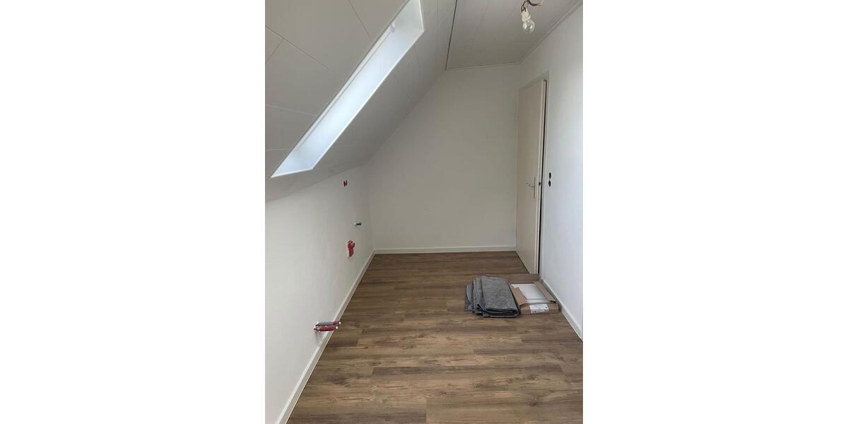 Dachgeschoßwohnung Mehren - 4 Zimmer, 99 m&sup2;, 500&euro; | Angebot:26177150