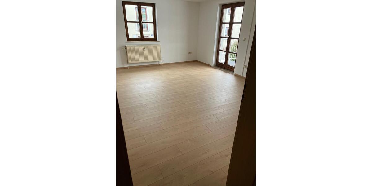 Erdgeschoßwohnung Wiesau Kornthan - 3 Zimmer, 73 m&sup2;, 475&euro; | Angebot:25960438