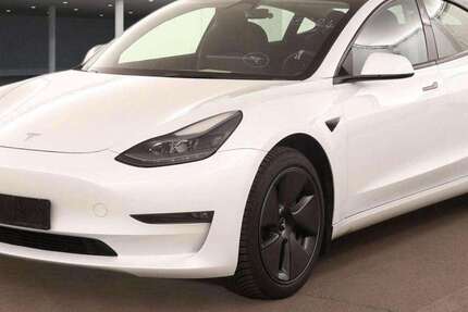 Tesla Model 3 41.525 km 31.950 &euro; Herges-Hallenberg 98587