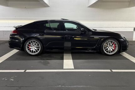 Porsche Panamera 102.584 km 49.900 &euro; Hamburg 22303