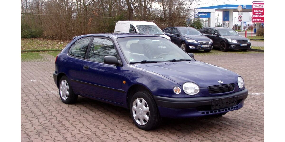 Toyota Corolla 113.800 km 3.200 &euro; Halle 06120