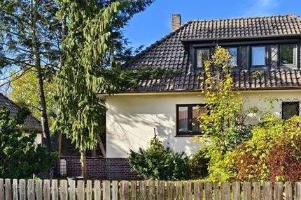 Uetze - Ein Zuhause zum Neuerschaffen: Einfamilienhaus mit großem Potenzial und viel Platz für Ideen 6 zimmer